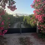 Gli Oleandri, Vivi L'autentica Con Piscina *
