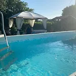 Gli Oleandri, Vivi L'autentica Con Piscina *